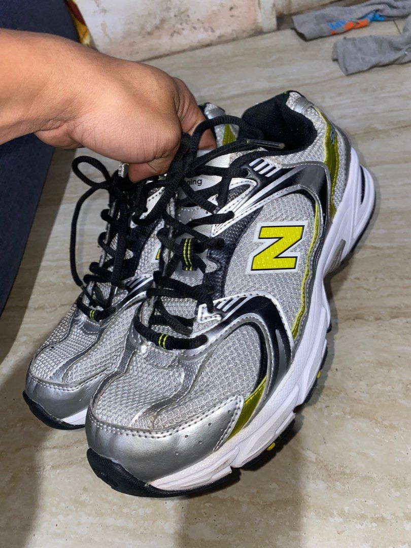 New Balance 530 9mens (Category: Sneakers) located in Cebu City. Submitted by matfinds (Listing ID 1407723774, Image 2). Description: original excellent condition.