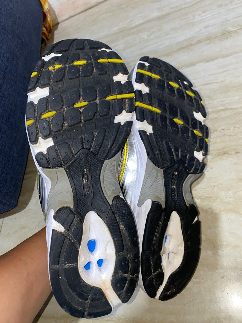 New Balance 530 9mens (Category: Sneakers) located in Cebu City. Submitted by matfinds (Listing ID 1407723774, Image 3). Description: original excellent condition.