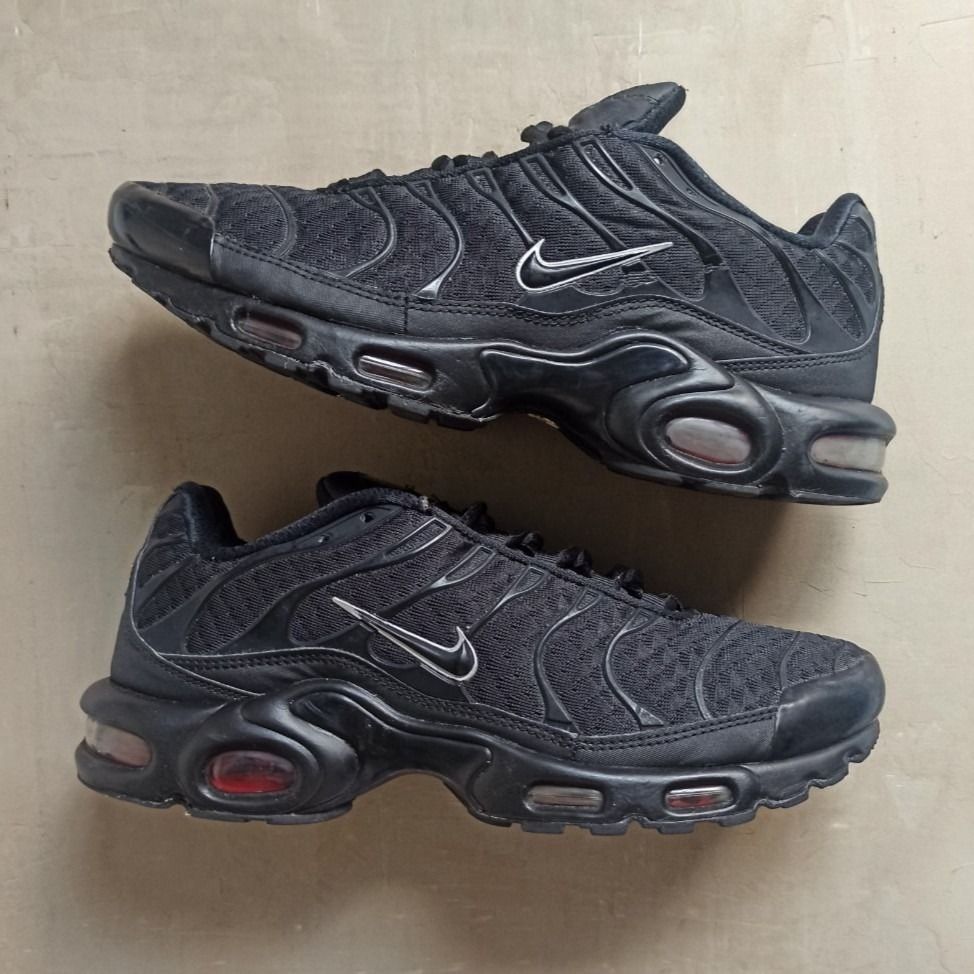 Nike Air Max Plus TN "Ninja Black" (Category: Sneakers) located in Pasig City. Submitted by precycled_ (Listing ID 1407634663, Image 1). Description: Code : Nike Air Max Plus TN "Ninja Black" Size : US 9 - 27cm Condition : 9/10 Price : 1,999.00 php + SF Issue : Signs of usage, drags, minor crack bubbles but still wearable, and see the last photo . . . ‼️BUY AT YOUR OWN RISK ❗Payment First Basis 📌Be 100% SURE before submitting the form 📌1 DAY Re