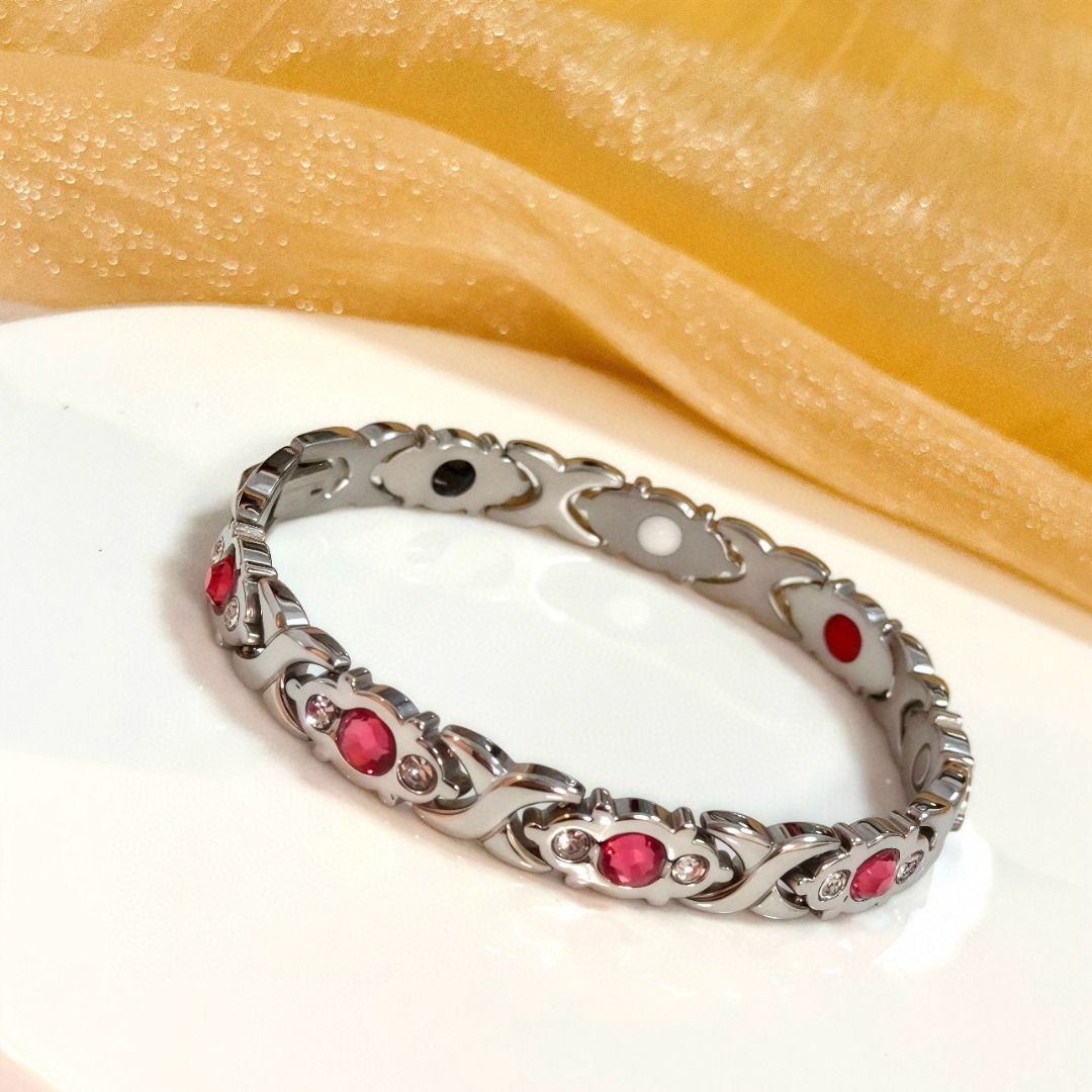 Piaget Bracelet (Category: Bracelets) located in Navotas City. Submitted by ciputsurti69538 (Listing ID 1407642593, Image 2). Description: .