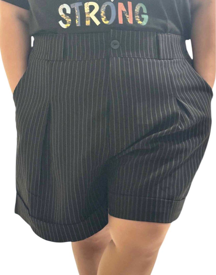 Plus size shorts (Category: Shorts) located in Quezon City. Submitted by cornerco (Listing ID 1407699313, Image 3). Description: BKK plus size shorts Formal good quality Ganda ng fabric Waist 40-45’.
