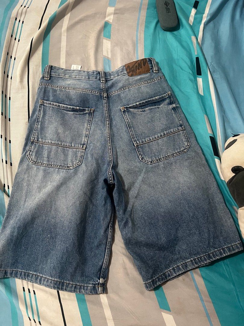 Pull&Bear Skater Fit Denim Jorts (Category: Shorts) located in Binan City. Submitted by bidyorno (Listing ID 1407644840, Image 3). Description: Used a few times, prestine condition No issues Mop: gcash .