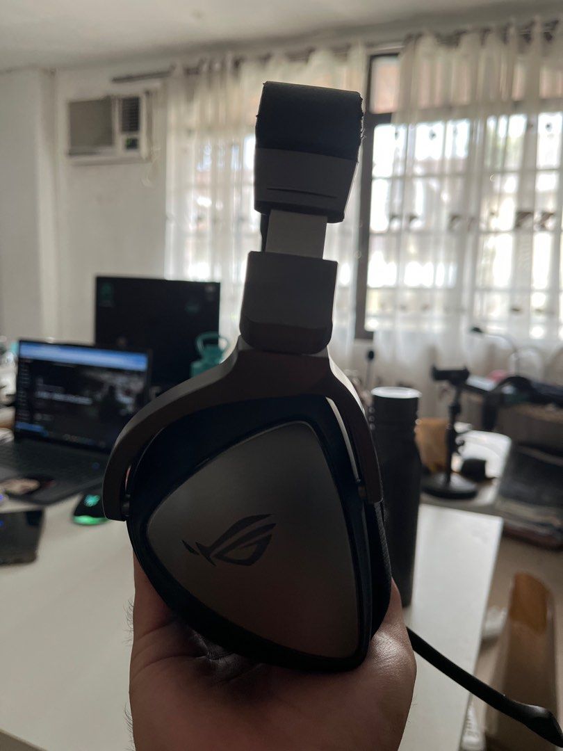 ROG Delta wired Headphone (Category: Headphones & Headsets) located in Santa Rosa. Submitted by ericsmith1 (Listing ID 1407603735, Image 3). Description: ROG delta wired Headphones check for pictures for issue 4500 nego (srp 7000) .