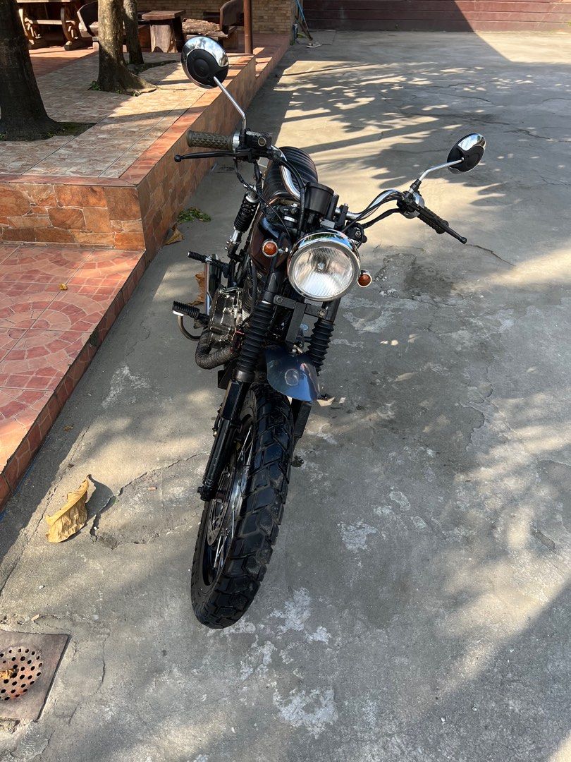 Scrambler motorcycle (Category: Motorbikes for Sale) located in Caloocan City. Submitted by martinspns (Listing ID 1407745476, Image 3). Description: Rusi-TCMacho 150 base bike 2017 model COMPLETE PAPERS +3 extended swingarm 1 click n kick no problem Refreshed engine Registered Slight Issue: - Kalmot ng pusa sa seat Issue: -No horn .