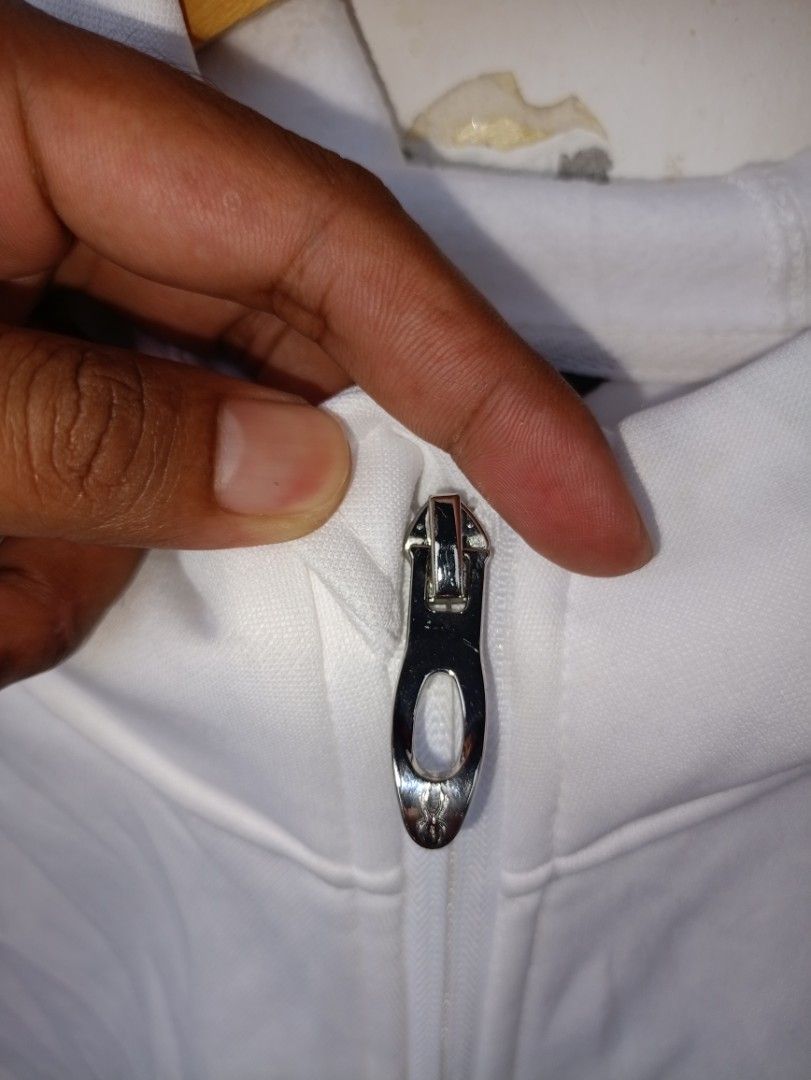 Spyder White Hooded Jacket (Category: Coats, Jackets and Outerwear) located in Manila. Submitted by street.hustlin (Listing ID 1407642265, Image 3). Description: Spyder Hayer Women's Hoodie Size - Large Width - 21 Length - 27 Excellent Condition No major flaw PHP 599 Location Santiago City Isabela ‼️ .