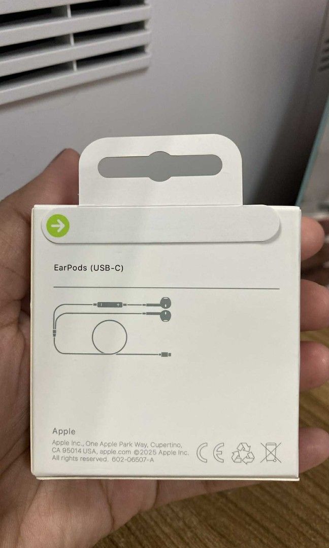 Type c earpods earphone (Category: Headphones & Headsets) located in Manila. Submitted by milasgadgetph (Listing ID 1407577135, Image 2). Description: .