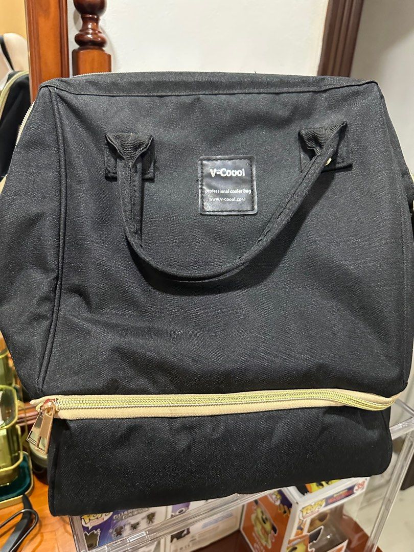 V-Coool Back pack and Cooler bag for Breastfeeding (Category: Breastfeeding & Bottle Feeding) located in Quezon City. Submitted by stylebook_ph (Listing ID 1407705664, Image 2). Description: .