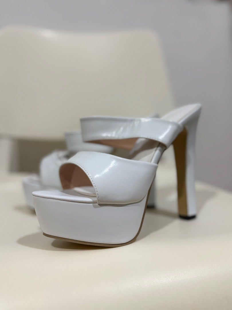 White Heels (Category: Heels) located in Mandaluyong City. Submitted by assortedthingslists (Listing ID 1407666738, Image 1). Description: Size 40 Women.