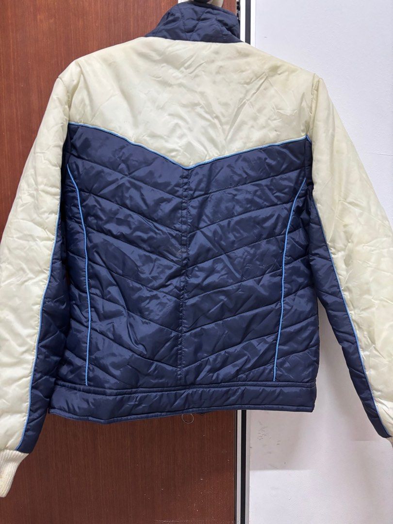 Winter Jacket (Category: Coats, Jackets and Outerwear) located in Batu Pahat. Submitted by jenniferhy (Listing ID 1407657013, Image 2). Description: Size: M A bit yellowish & Zip not so smooth already..