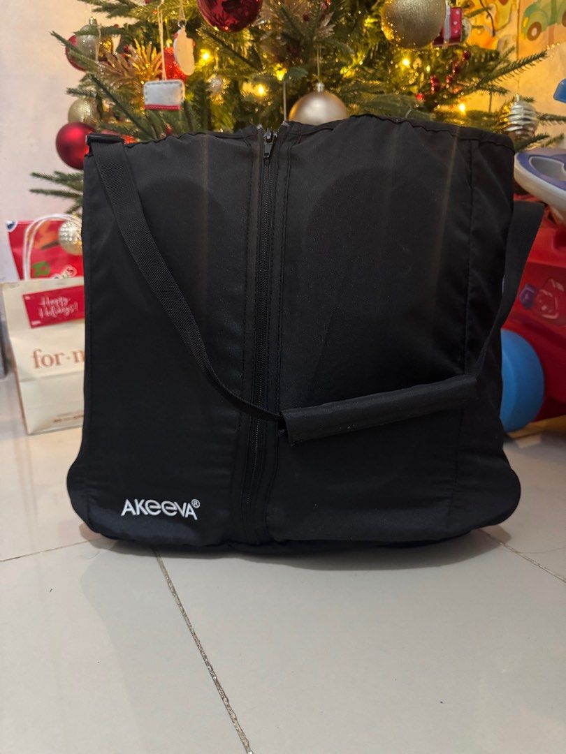 Akeeva Stroller Atom (Category: Strollers) located in Muntinlupa City. Submitted by gulay02 (Listing ID 1412709870, Image 1). Description: New never used. Di kasya ke lo. • Brand: Akeeva • Aluminum frame only 4.5kg • Suitable from 6 months • Travel stroller • With bag included • 5-point safety harness belt • Extra thick seat cushion • Weight: 5kg • Dimensions: L34 x W18 x H37 cm 💵 Payment first 🛵Available for pickup and delivery via Lalamove/Gr