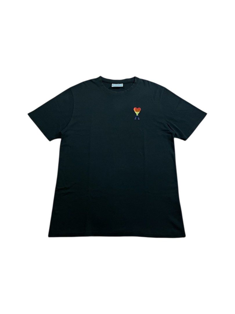 Ami Paris Black T-shirt (Category: Luxury Apparel) located in Rizal. Submitted by goodshits03 (Listing ID 1412677876, Image 1). Description: Ami Excellent Condition Size Large 21” Width 29” Length Pm for the price and more details🙌🏼.
