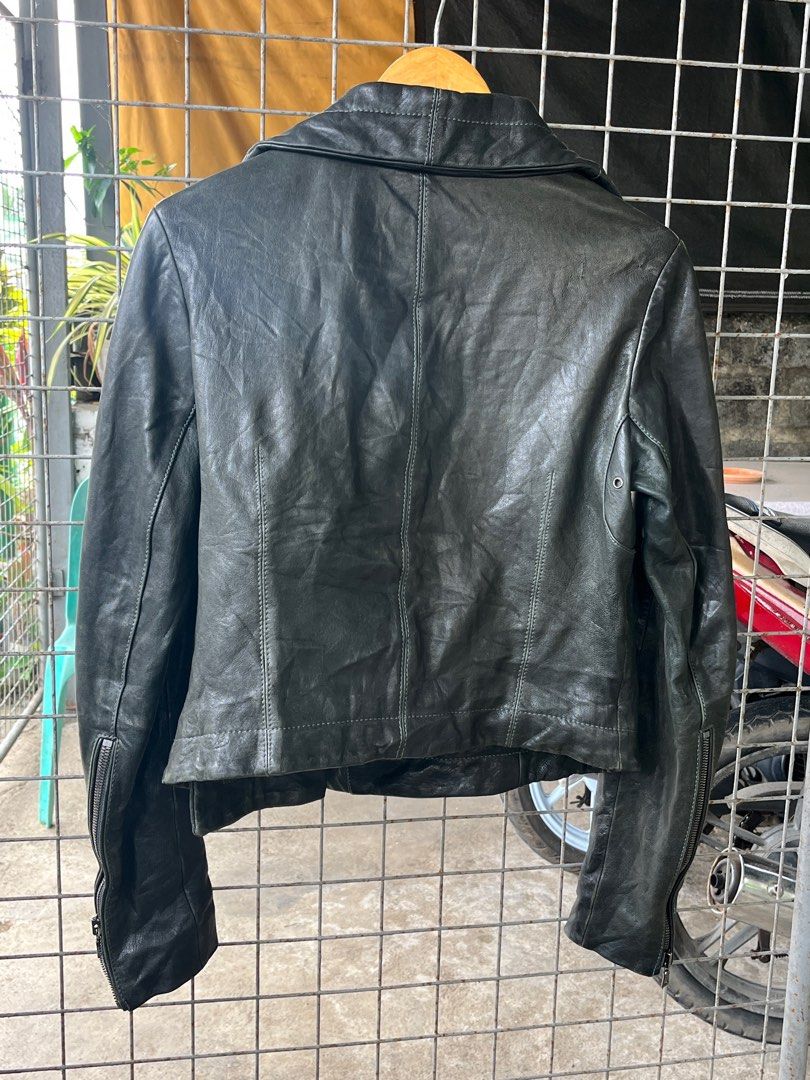 ANDREW MARC biker leather jacket (dark green) (Category: Coats, Jackets and Outerwear) located in Batangas. Submitted by jopesh.com (Listing ID 1412579327, Image 2). Description: Length: 23 inches Width: 19 inches Minor issue: see last photo.