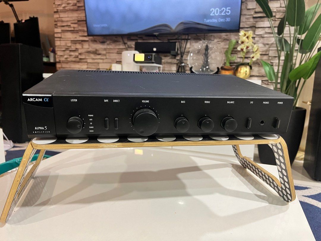 Arcam Alpha 5 Amplifier65561061122435110