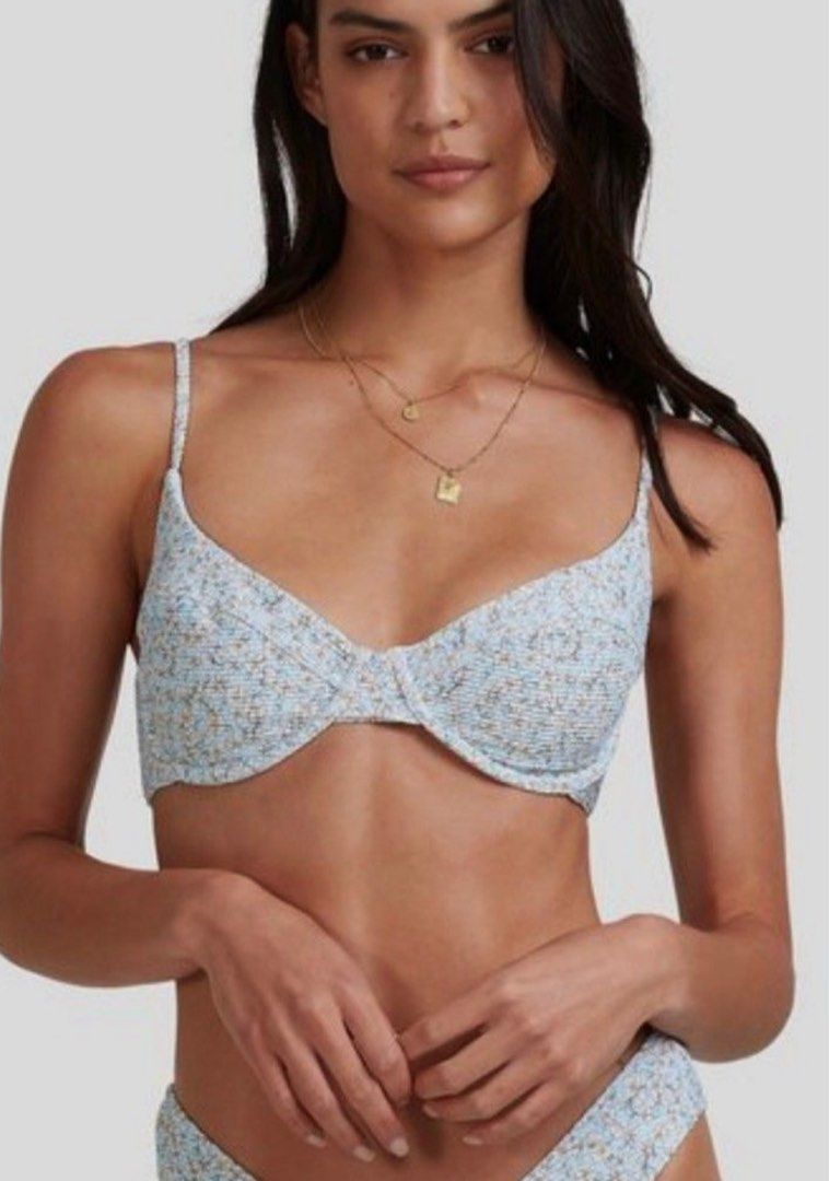 Billabong blue floral bikini top (Category: Bikinis & Swimsuits) located in Manila. Submitted by aaacloset1 (Listing ID 1412638834, Image 1). Description: -Used once -no pads -cinut ko yung sides sa loob to insert pads so may cut sa loob for pads .
