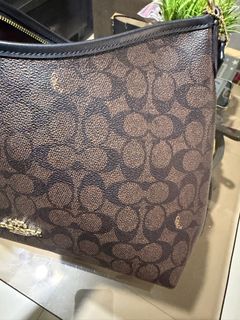 (Category: ) located in . Submitted by shopify_preloved (Listing ID 1412647490, Image 1). Description: .