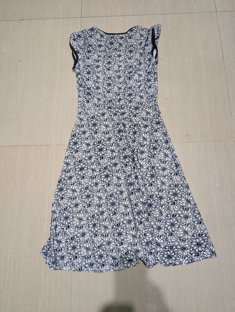 Cute Simple Embroidered Floral Pattern Dress (Category: Dresses) located in Batangas. Submitted by psmingming (Listing ID 1412528315, Image 2). Description: Unsure of the size but could go ahead and measure it myself if interested ^^ Still Negotiable! 🖤.