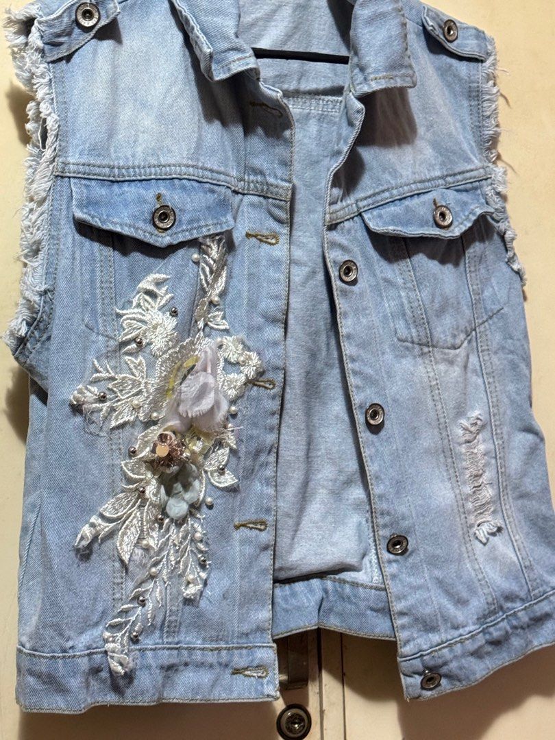 Fashinable denim vest (Category: Coats, Jackets and Outerwear) located in Quezon City. Submitted by frockph (Listing ID 1412562206, Image 1). Description: .