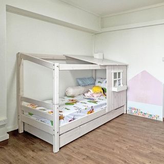 (Category: ) located in . Submitted by newlyloved (Listing ID 1412558968, Image 1). Description: .