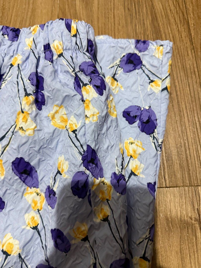 Floral Print Skirt (Category: Skirts) located in Manila. Submitted by threshold01 (Listing ID 1412657977, Image 2). Description: - Never been used -Super nice in actual -Garterized waist -Size: S to M ❤️FUND RAISING FOR MY FRIEND’S MEDICAL EXPENSES❤️.