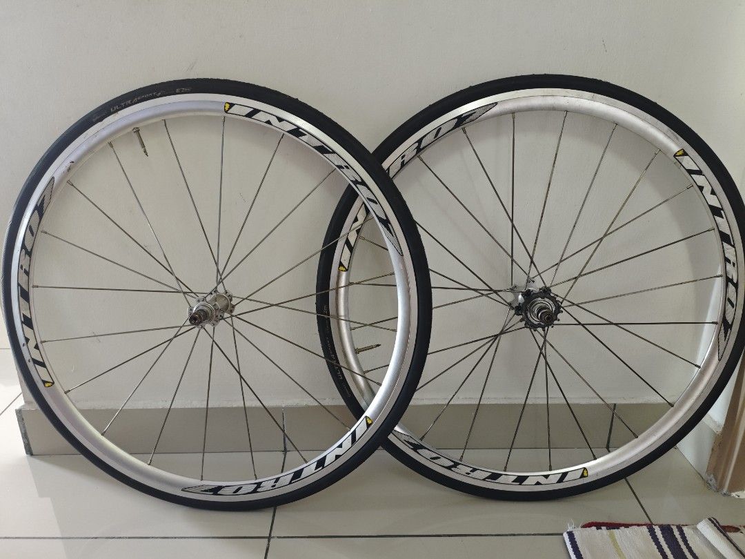 Intro 7 blade spoke fixie/fixed gear Track wheelset with silver wall ...