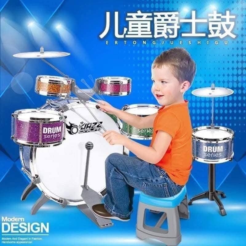 Kids Drum Set (Category: Musical Instruments) located in Manila. Submitted by raredeer-4deb4e (Listing ID 1412678266, Image 1). Description: - Complete kids' drum set - Includes bass drum, smaller drums, and cymbals - Comes with drumsticks and a stool - Ideal for aspiring young musicians - Brand new, in box.