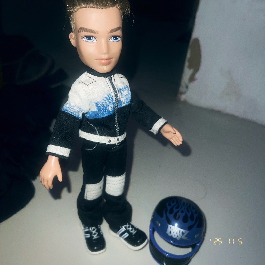 Looking for Playsportz Cameron Helmet (FOUND) (Category: Kids Toys) located in Pasig City. Submitted by wampanch (Listing ID 1340864837, Image 2). Description: Looking for Bratz Boyz Playsportz Cameron Blue Helmet , can do if used but not abused.