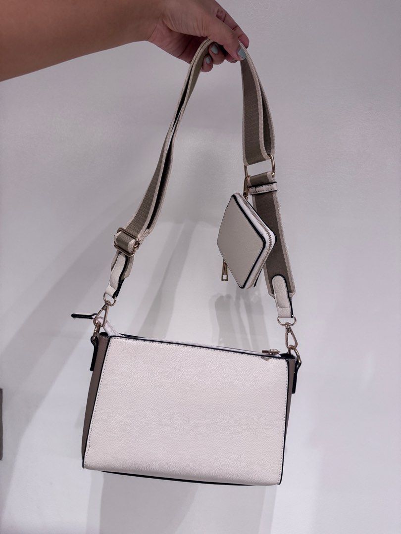 Mavi Crossbody Bag (Category: Cross-body Bags) located in Makati City. Submitted by extra.mm (Listing ID 1412691435, Image 3). Description: Mavi Crossbody Bag Pasalubong from relatives Bnew/never been used Rfs: Decluttering .