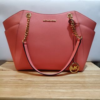 (Category: ) located in . Submitted by dresserhackph (Listing ID 1412528918, Image 1). Description: .