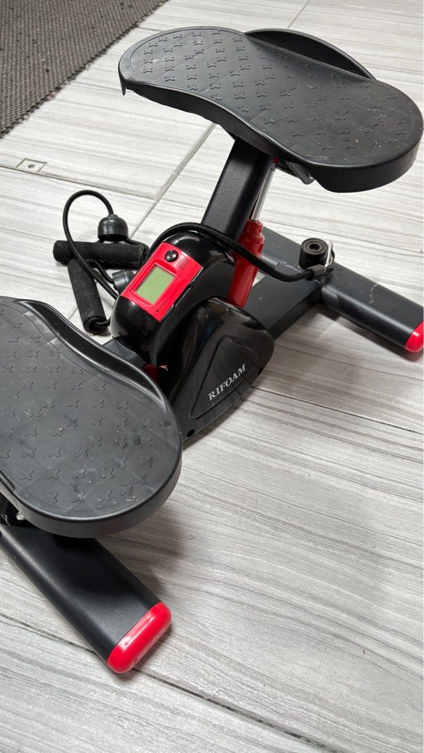 Mini Stepper Exercise (Category: Bicycles) located in Seremban. Submitted by zihaizzati (Listing ID 1412539705, Image 2). Description: can negooo - pickup only! (seremban/puncak alam/kuala selangor).
