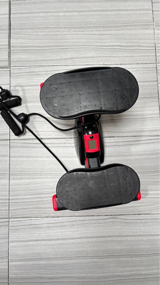 Mini Stepper Exercise (Category: Bicycles) located in Seremban. Submitted by zihaizzati (Listing ID 1412539705, Image 3). Description: can negooo - pickup only! (seremban/puncak alam/kuala selangor).