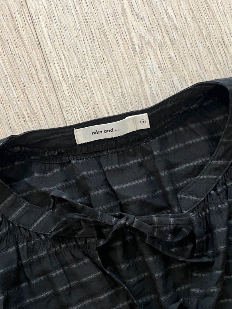 Niko and Black Striped oversized fit top (Category: Blouses) located in Makati City. Submitted by myechung (Listing ID 1412535692, Image 2). Description: Original Niko and… top. Only worn once. Size is 4 but fits medium to large because it’s oversized japanese fit.