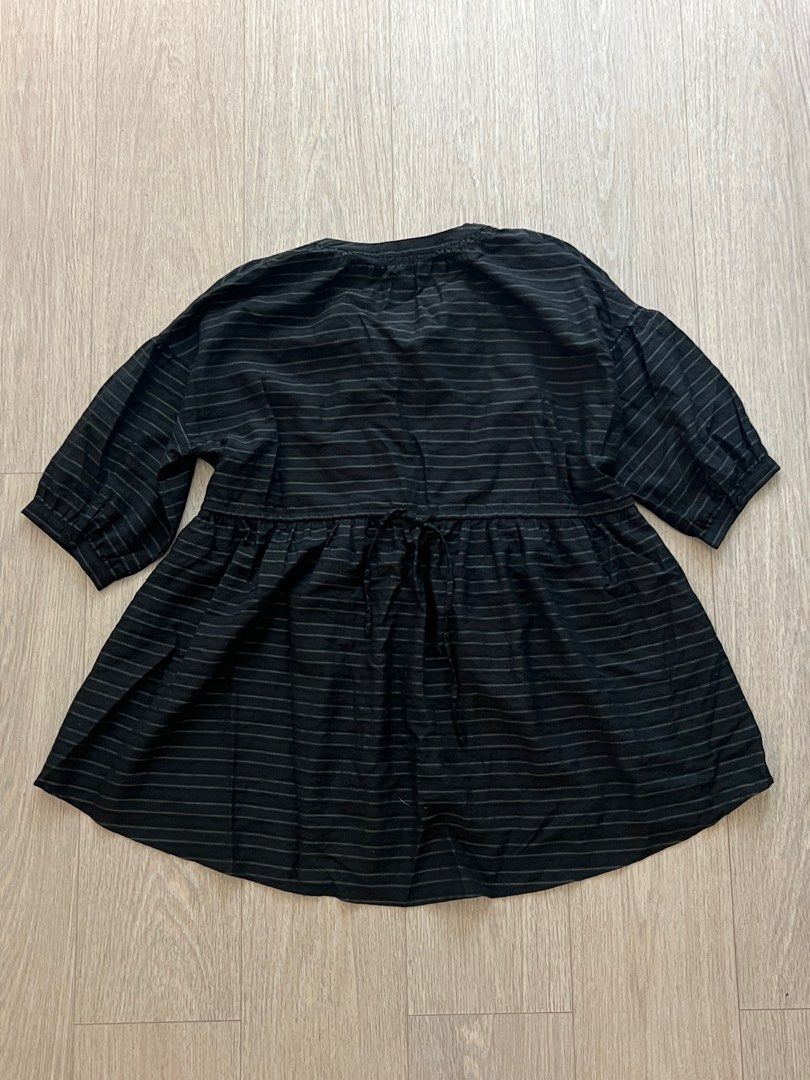 Niko and Black Striped oversized fit top (Category: Blouses) located in Makati City. Submitted by myechung (Listing ID 1412535692, Image 3). Description: Original Niko and… top. Only worn once. Size is 4 but fits medium to large because it’s oversized japanese fit.