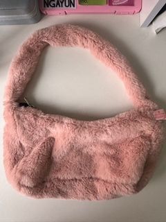 (Category: ) located in . Submitted by meowmeowmingming (Listing ID 1412598266, Image 1). Description: .