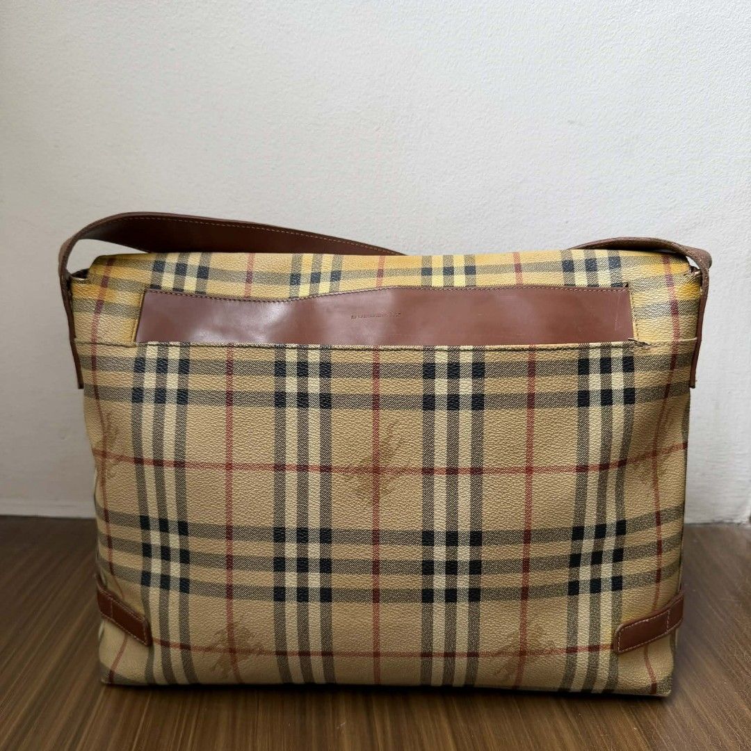 Pre Owned Authentic BURBERRY Crossbody Bag (Category: Luxury Bags & Wallets) located in Paranaque City. Submitted by Glamfahd (Listing ID 1412545395, Image 3). Description: Pre Owned Authentic BURBERRY Bag Inclusion/s: None Condition Well Used condition Marks on exterior Marks on interior Bag is really a great buy! Please manage your expectations as you are buying an authentic second hand item at a fraction of the cost.