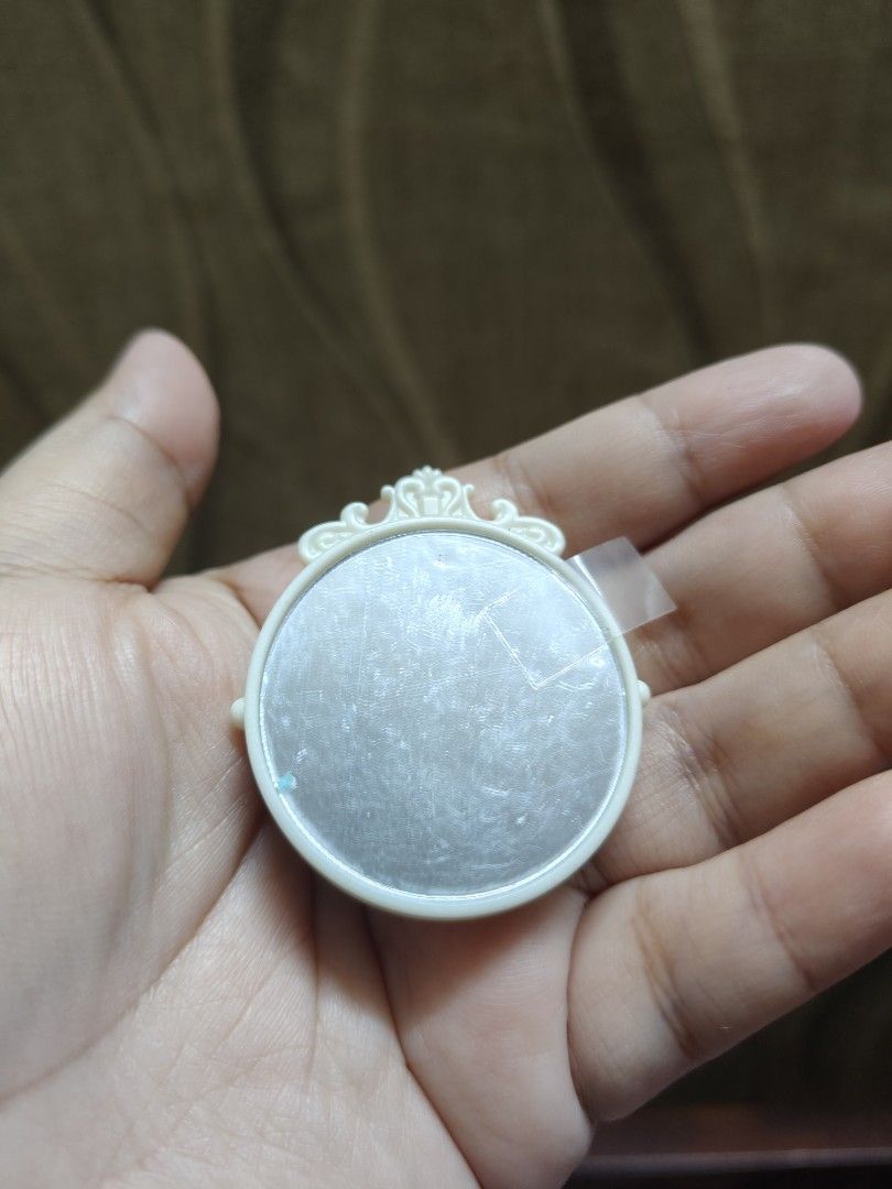 Sailor Moon Mini Mirror (Category: Mirrors) located in Santa Rosa. Submitted by mmps249.1 (Listing ID 1412674704, Image 2). Description: Crossposted Mine now, pay now shipping courier: JRS only Gcash payment upon order No reservations.