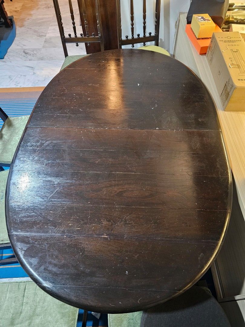 Solid Wood Table (Category: Tables & Sets) located in Singapore. Submitted by amizuUU (Listing ID 1412673145, Image 1). Description: Super solid wood table, extendable to 8-12 pax.