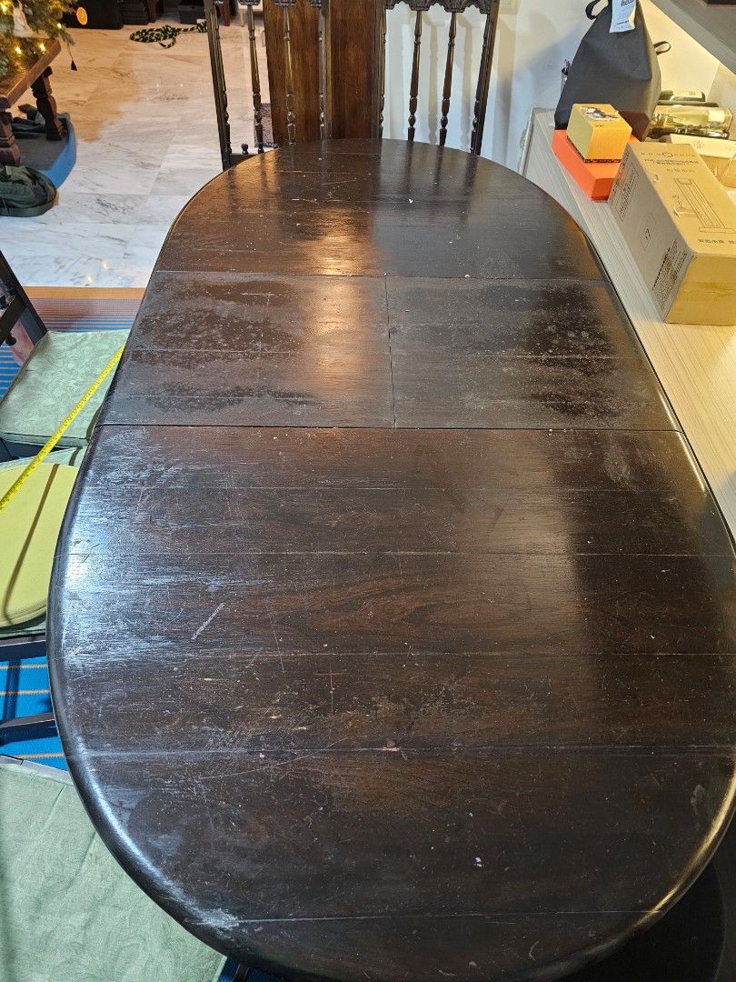 Solid Wood Table (Category: Tables & Sets) located in Singapore. Submitted by amizuUU (Listing ID 1412673145, Image 3). Description: Super solid wood table, extendable to 8-12 pax.