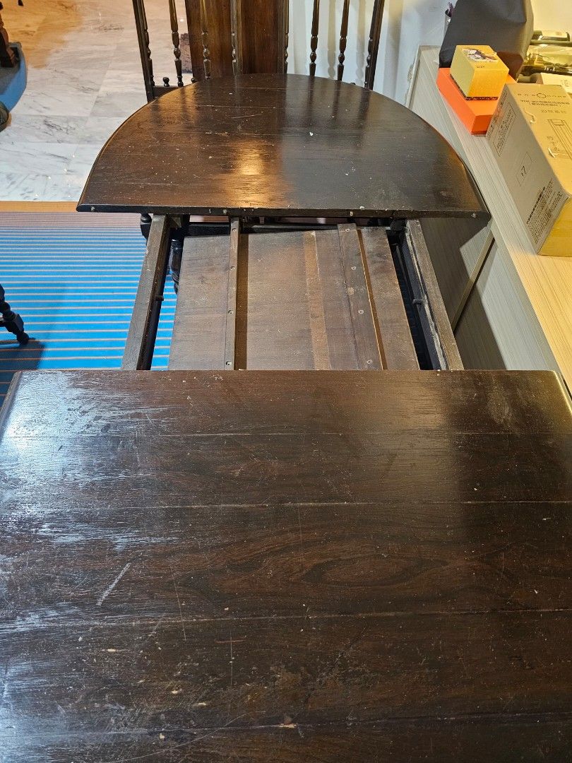 Solid Wood Table (Category: Tables & Sets) located in Singapore. Submitted by amizuUU (Listing ID 1412673145, Image 2). Description: Super solid wood table, extendable to 8-12 pax.