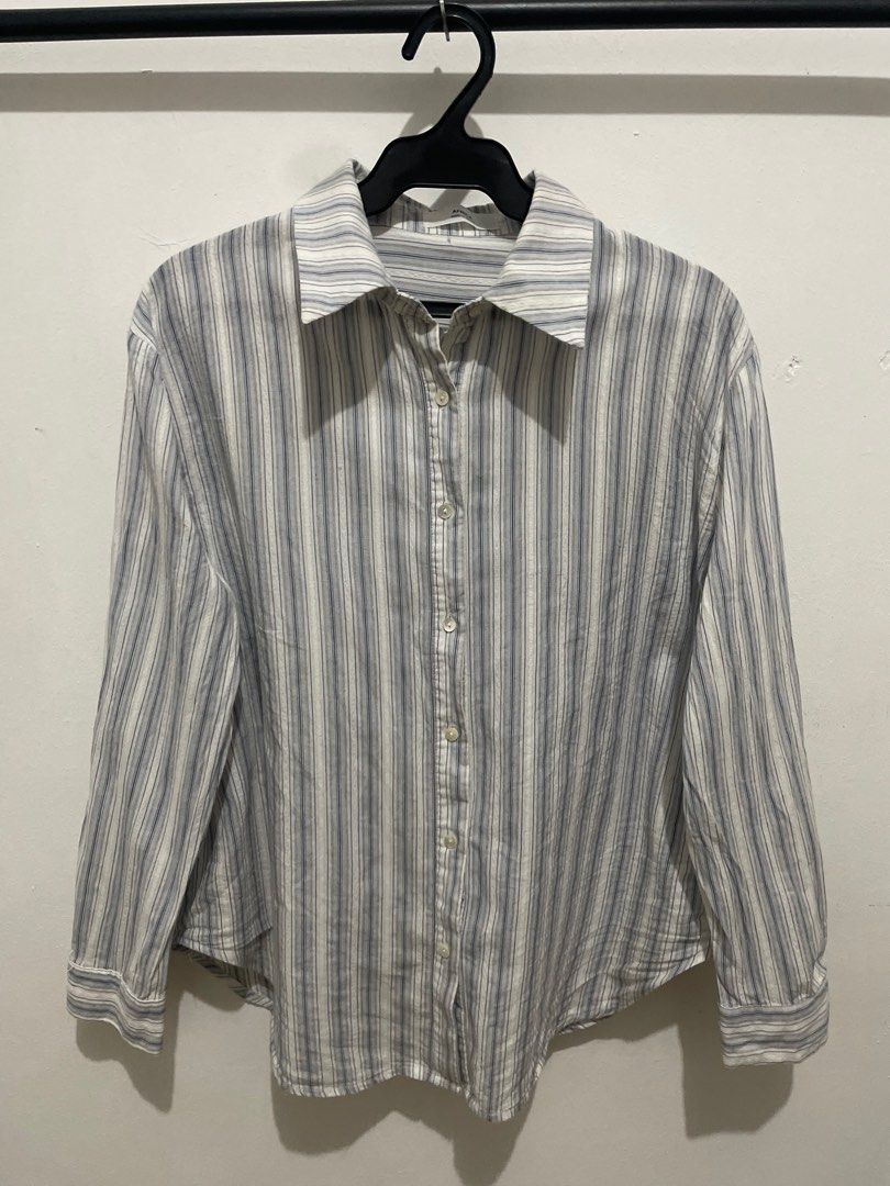 Striped Long Sleeve Shirt (Category: Shirts) located in Manila. Submitted by fromthearchives (Listing ID 1412635755, Image 1). Description: Brand: Africa Type: Striped Long Sleeve Shirt Mens Size: S Mens Color: Blue/White Issues: With minor stains on collar Price: ₱180.