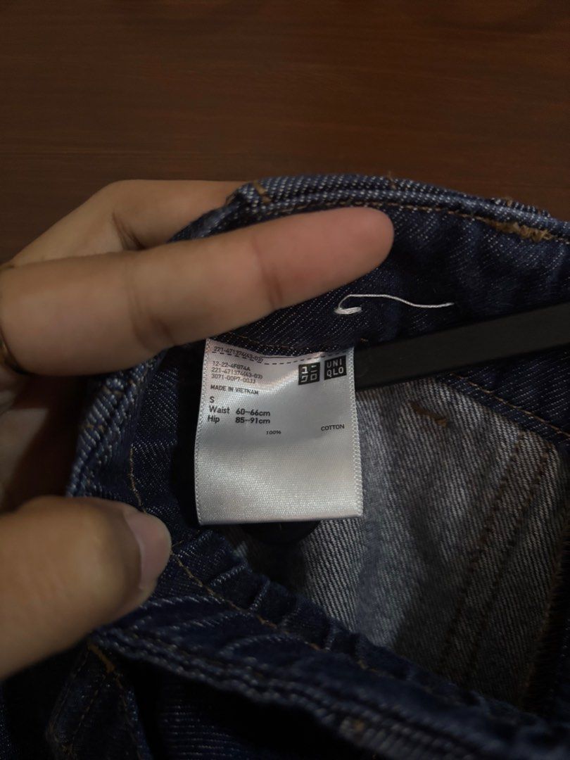Uniqlo Denim Jeans - Size S (Category: Jeans) located in Caloocan City. Submitted by theresedolor (Listing ID 1412665388, Image 3). Description: - Uniqlo dark blue denim jeans - Size: S - Features: Button and zipper closure, elastic waistband - Material: 100% cotton - Waist: 60-66cm - Hips: 85-91cm - Made in Vietnam.