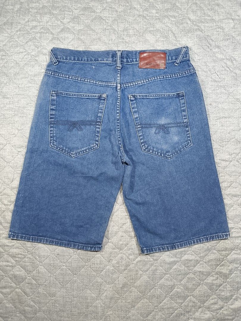 Vintage Y2K Marc ecko jeans shorts (Category: Shorts) located in Cadiz. Submitted by comradstuff (Listing ID 1412530454, Image 2). Description: Vintage Y2K Marc ecko jeans shorts waist 36" length 25".