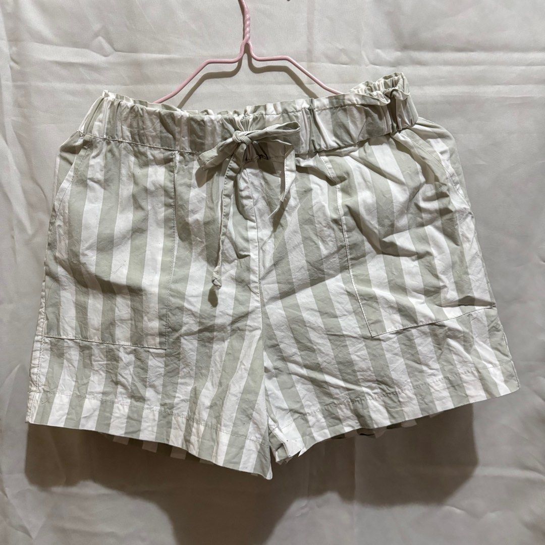 White and Green Stripes Shorts (Category: Shorts) located in Manila. Submitted by 9804_ph (Listing ID 1412625292, Image 1). Description: .