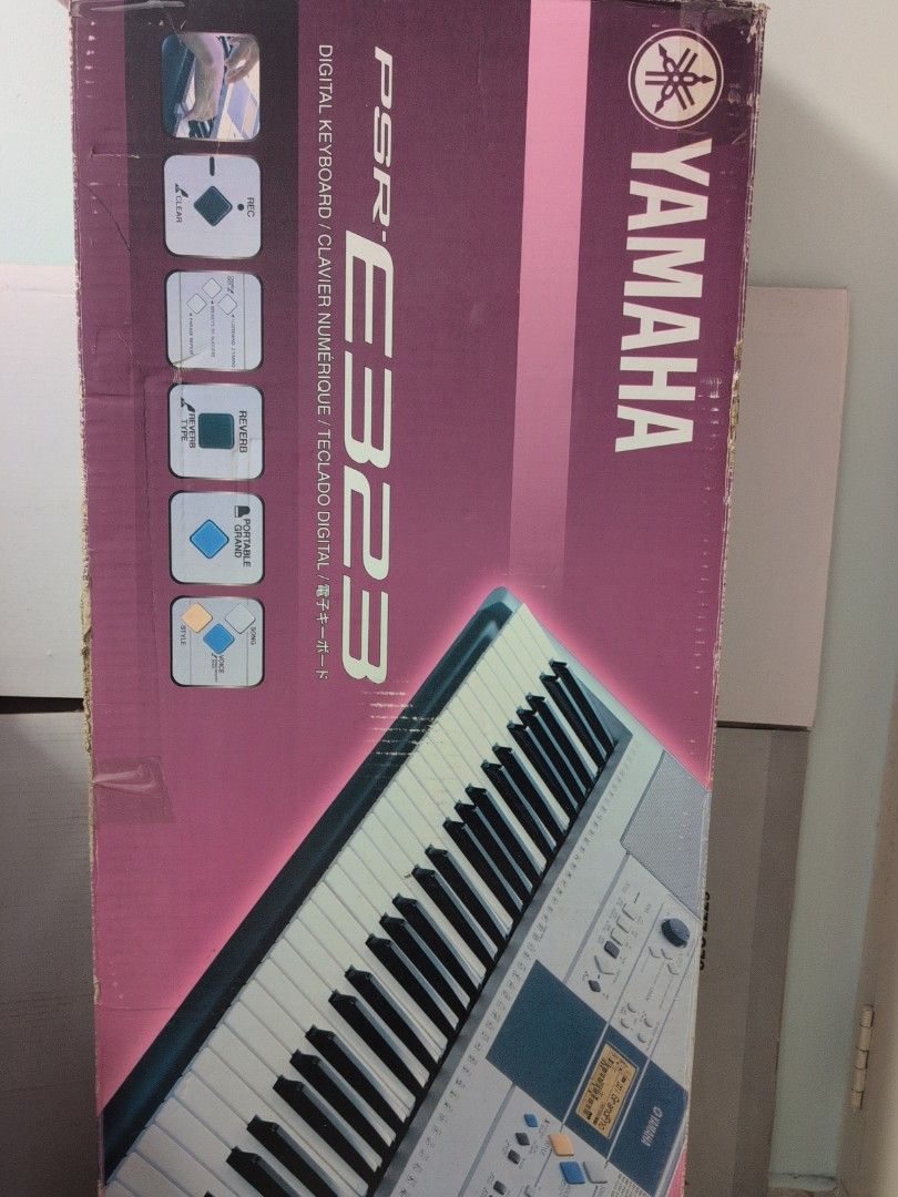 Yamaha PSR-E323 Digital Keyboard, Hobbies & Toys, Musical Instruments ...