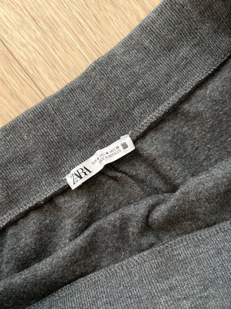 Zara knit skirt dark grey (Category: Skirts) located in Makati City. Submitted by myechung (Listing ID 1412547761, Image 2). Description: No when worn photos please. What you see is what you get. First to pay basis. Payment via gcash the I can send address for pick-up. Thank you! .