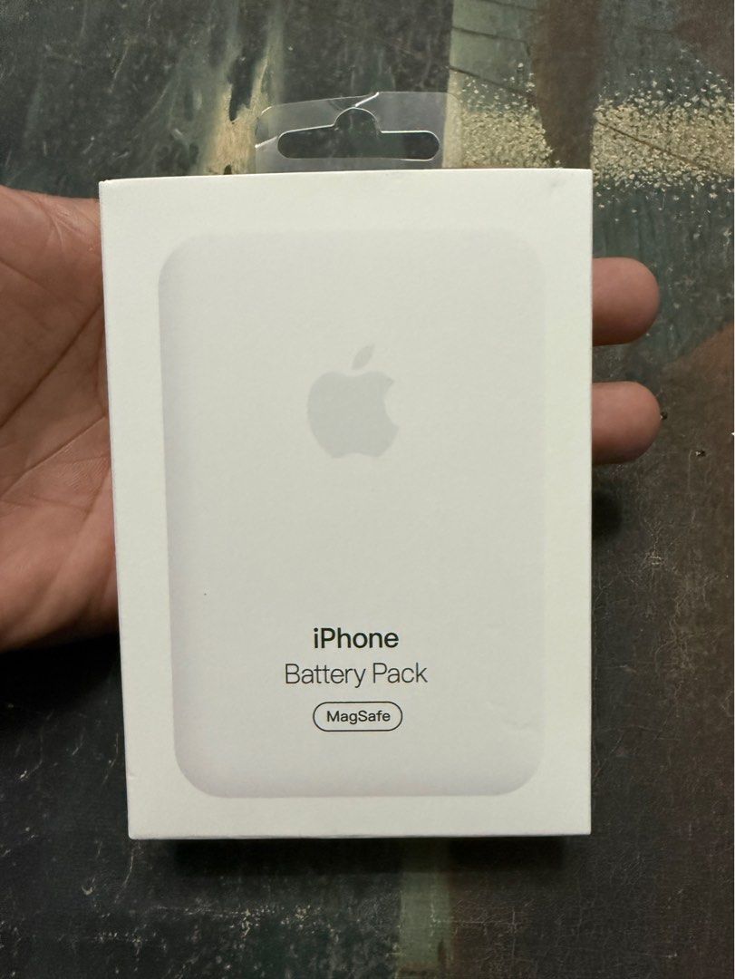 Apple iPhone Battery Pack (Category: Chargers) located in Taguig. Submitted by avapreloved22 (Listing ID 1412825953, Image 1). Description: Brand new but not orig, buy at your own risk .