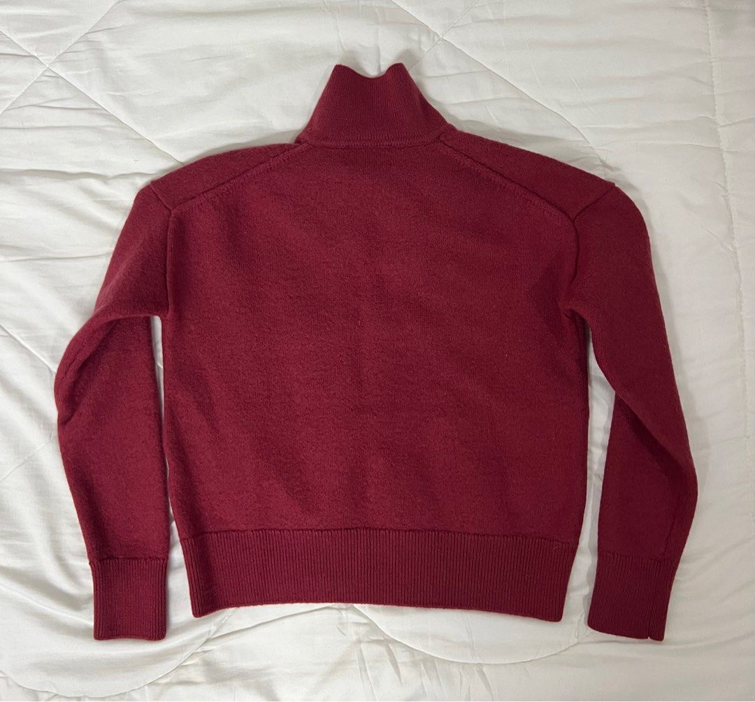 Aritzia/Wilfred Red Clara Merino Wool Sweater (Category: Longsleeves) located in Manila. Submitted by kikiikloset (Listing ID 1412786020, Image 3). Description: - RFS: doesn’t fit me - No issues - SRP ₱4000 - negotiable, DM me - Deep red V-neck Wool Sweater Longsleeve.