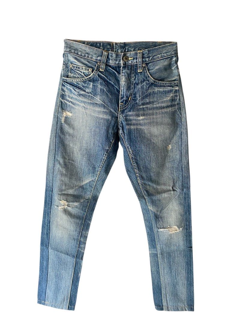 Chevignon Jeans (Category: Jeans) located in Quezon City. Submitted by jomariervin (Listing ID 1412765216, Image 1). Description: Chevignon Actual Size Waist fits 27-28 Lenght 36 Hem 5.5 Need Wash In Good Condition Issue: Altered 150php Marikina Location 📩.