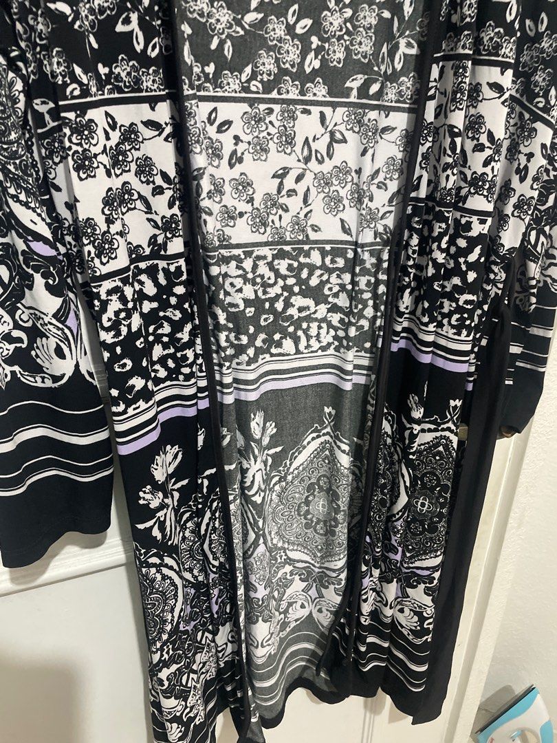 Floral Print Long wrap dress (Category: Dresses) located in Manila. Submitted by sapsari (Listing ID 1412757136, Image 2). Description: - Floral print long cardigan - soft fabric -used once -size:small to medium based on tag.