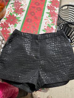 (Category: ) located in . Submitted by caroutops (Listing ID 1412754398, Image 1). Description: .