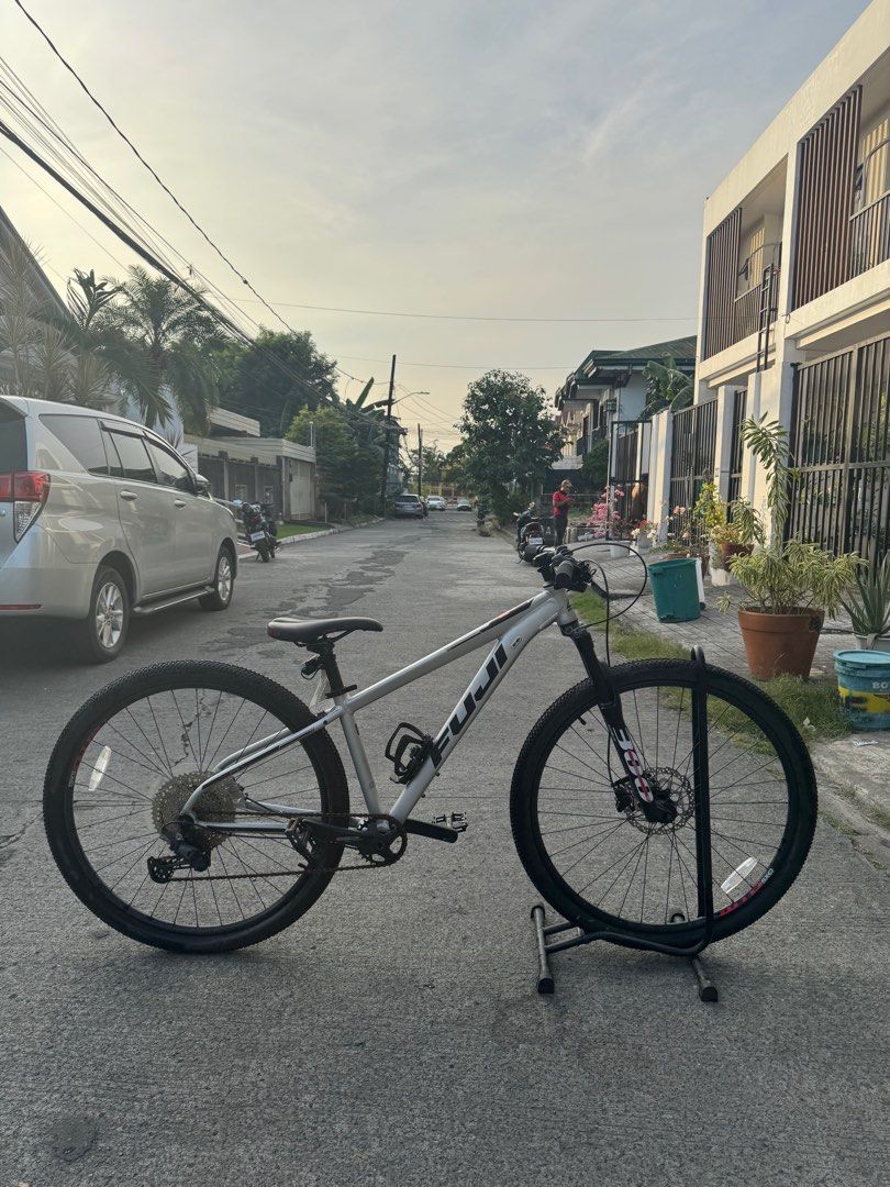 Fuji Mountain Bike (Category: Bicycles) located in Paranaque City. Submitted by nixcited (Listing ID 1412734617, Image 2). Description: Fuji Nevada Mountain Bike SRP: P51,000 Selling Price: P34,000 All accesories included. Ipapa-tono ko po before i-hand over for sure buyers Meet ups: Sinangag Express Dona Soledad SM Bicutan Alabang Town Center Festival Mall Glorietta NOMO Bacoor Kindly message if interested thank you! Specs: Fuji Nevada Mountain 